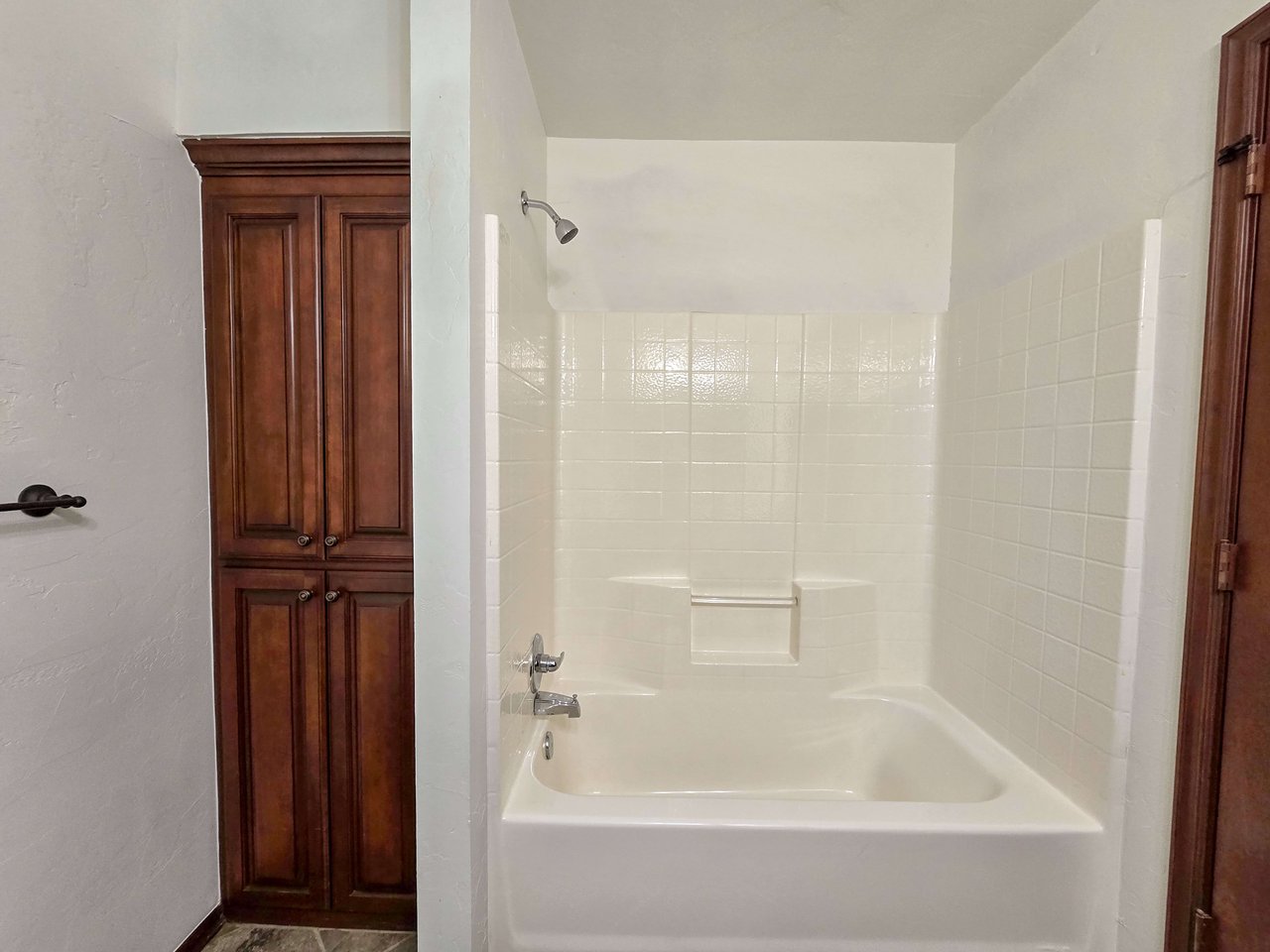 1211 Orchard Dr