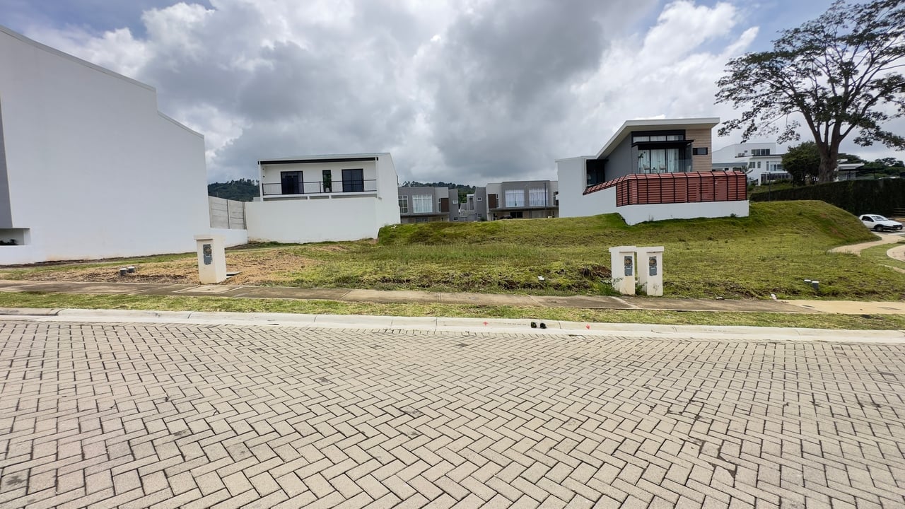 Gated Community Residential Lot, Curridabat, San Jose