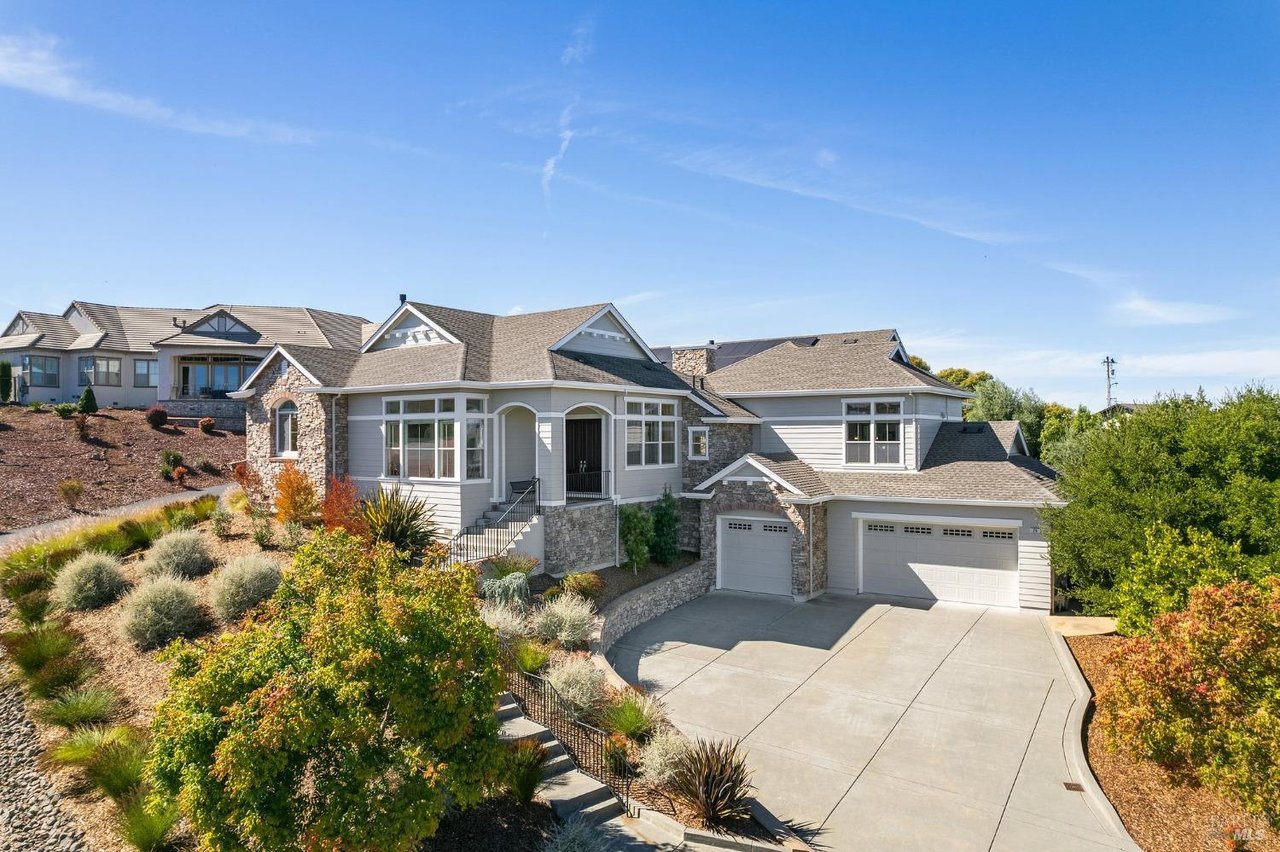 Unveiling 26 Wallenberg Way, Petaluma, CA 94952: A Masterpiece in Luxury Living