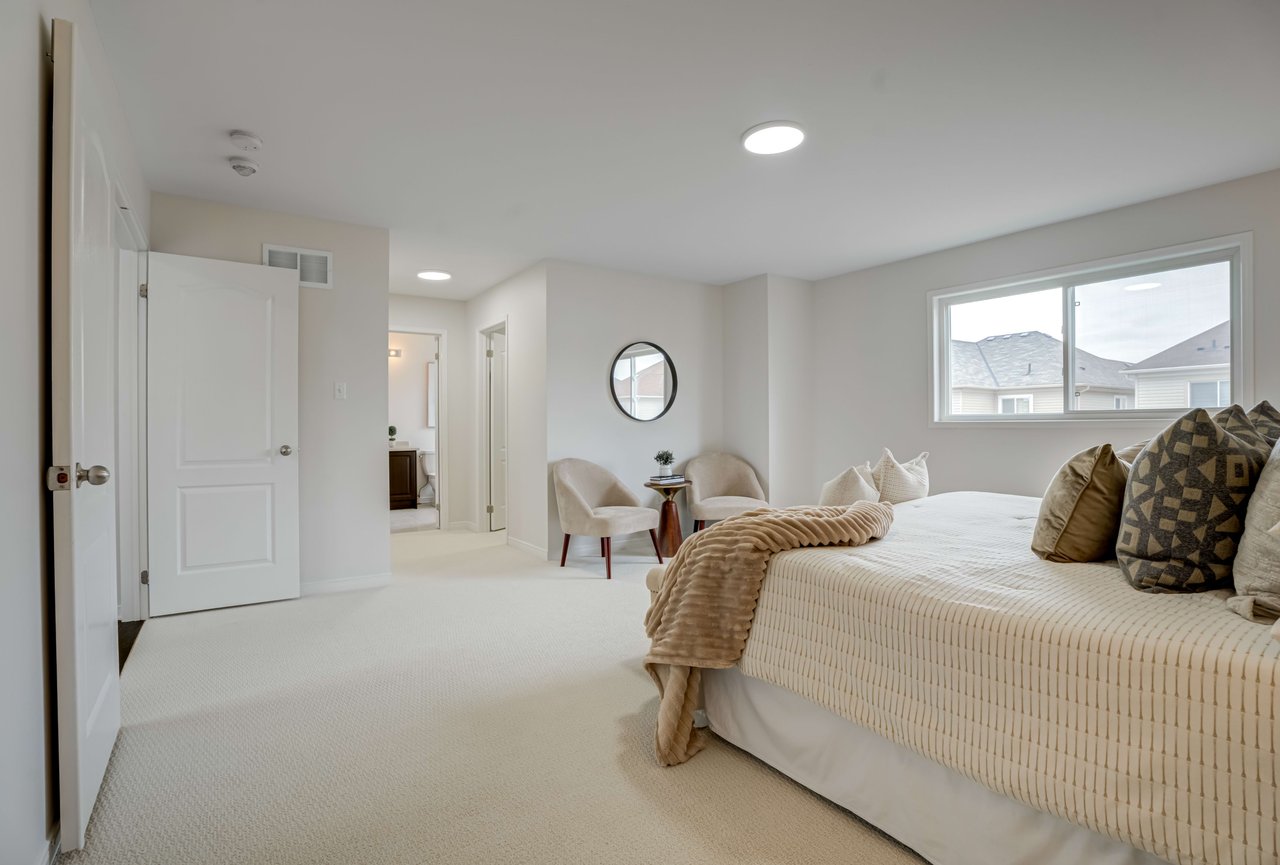 18 Fred Jackman Ave