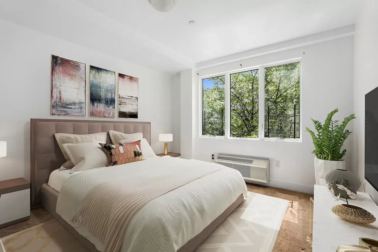 2155 Daly Ave, #4A