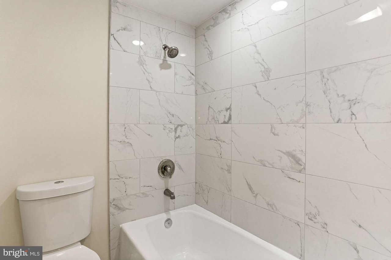 1805 Crystal Dr, #409S