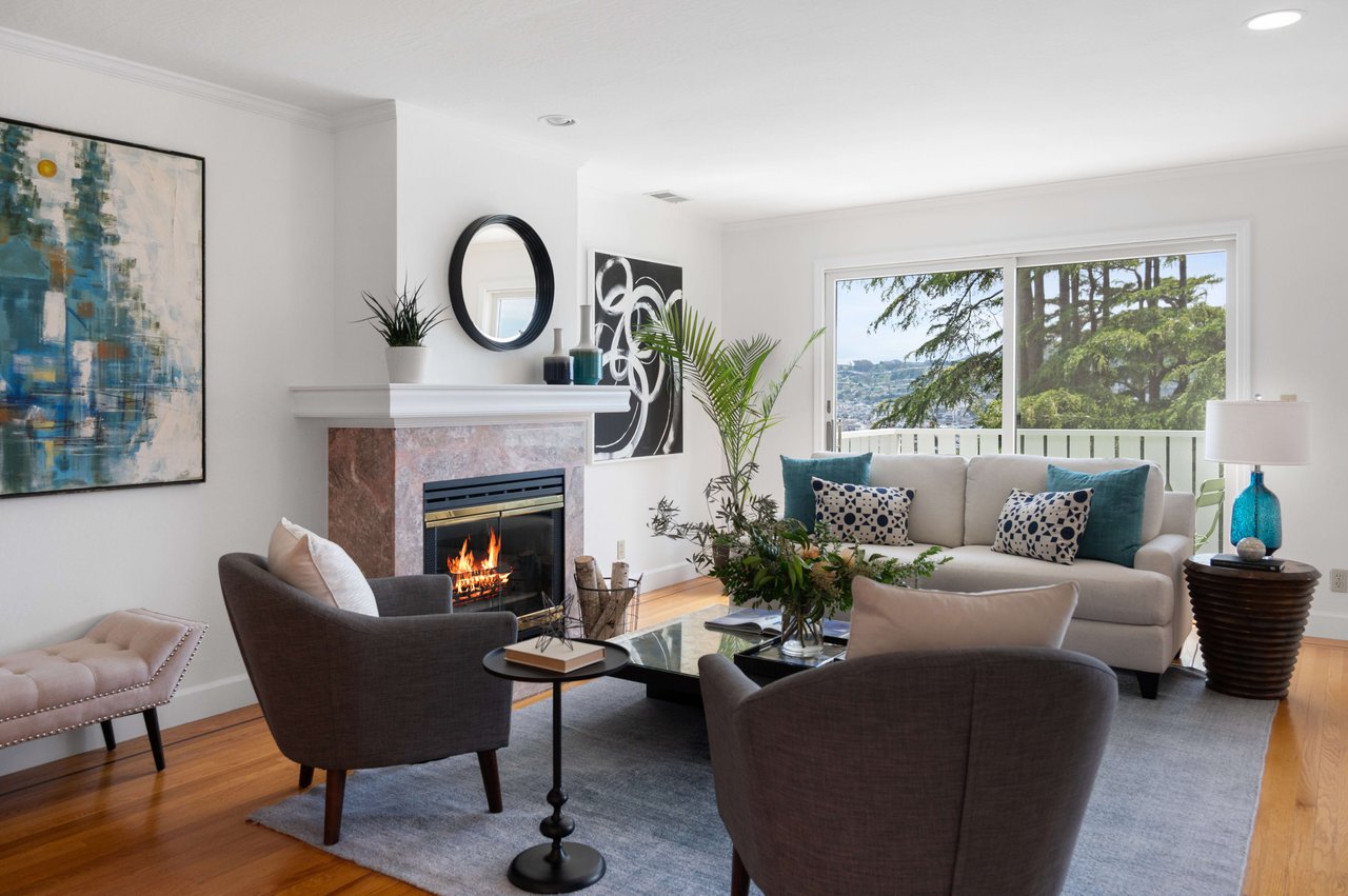 Sweeping Views In Sunnyside