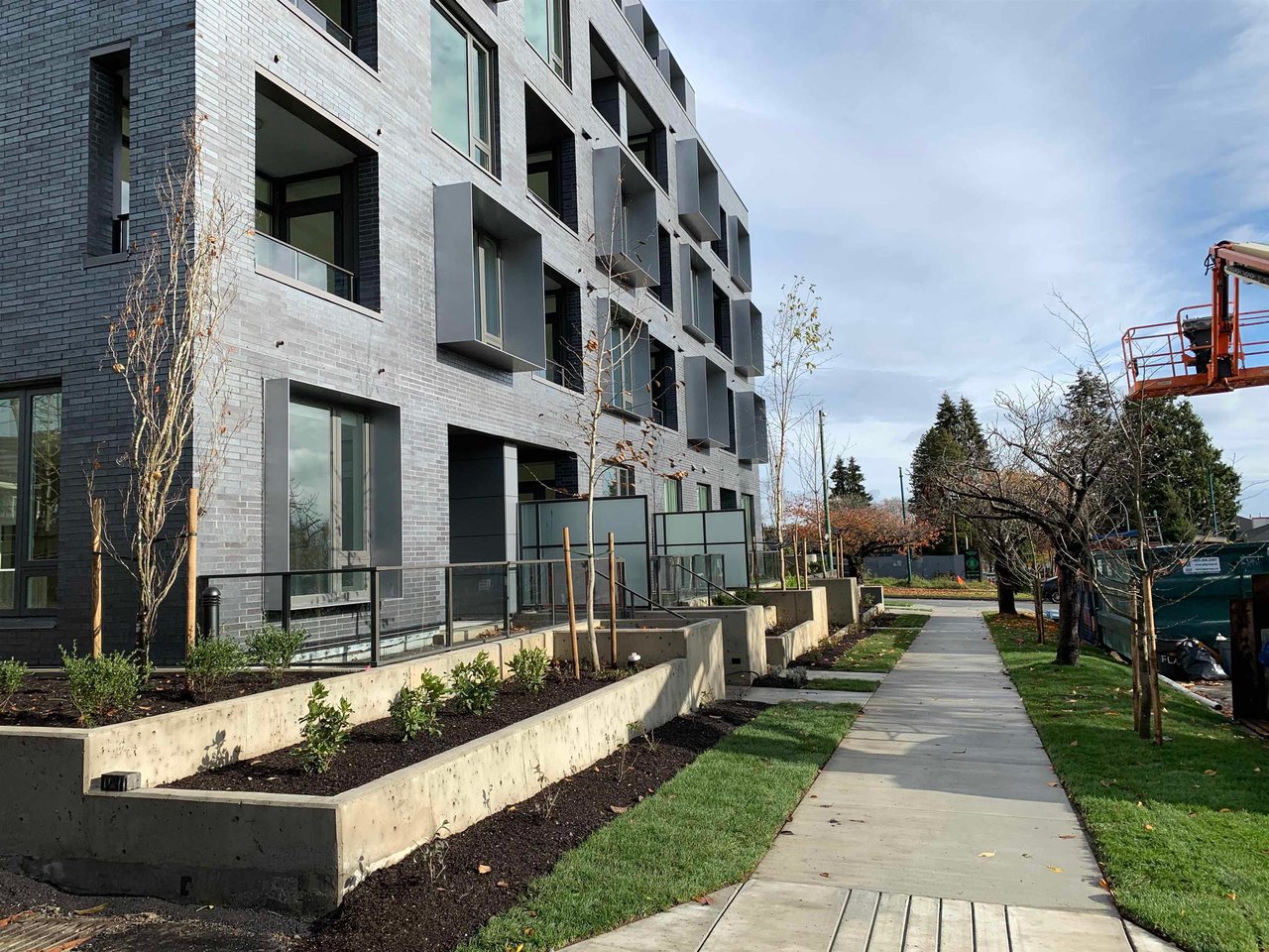 403-7777 Cambie St