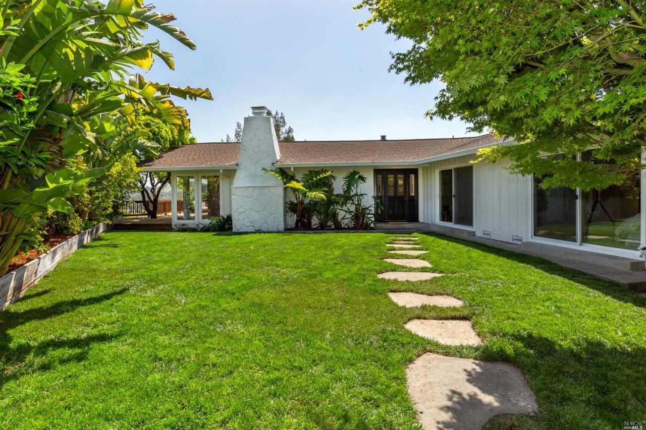 74 Windsor Ave