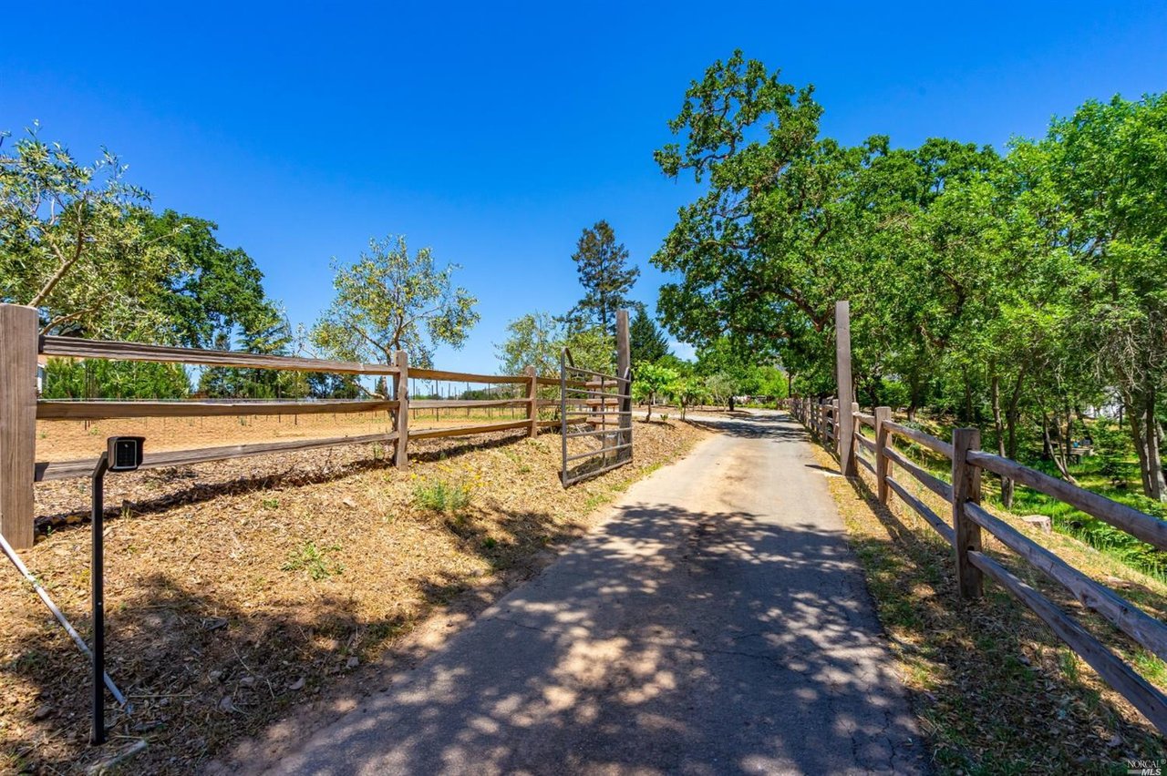 3282 Hagen Rd