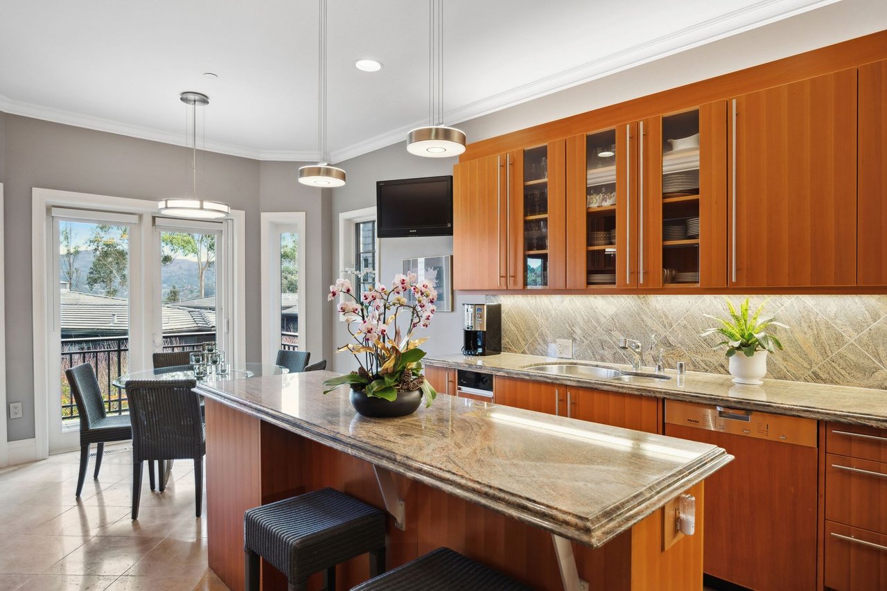 54 De Silva Island Drive