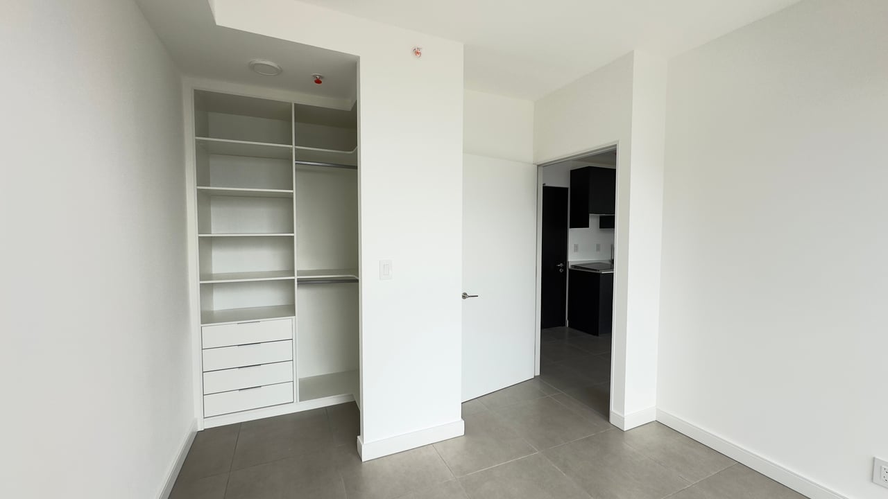 High Floor City View Condo, San Jose