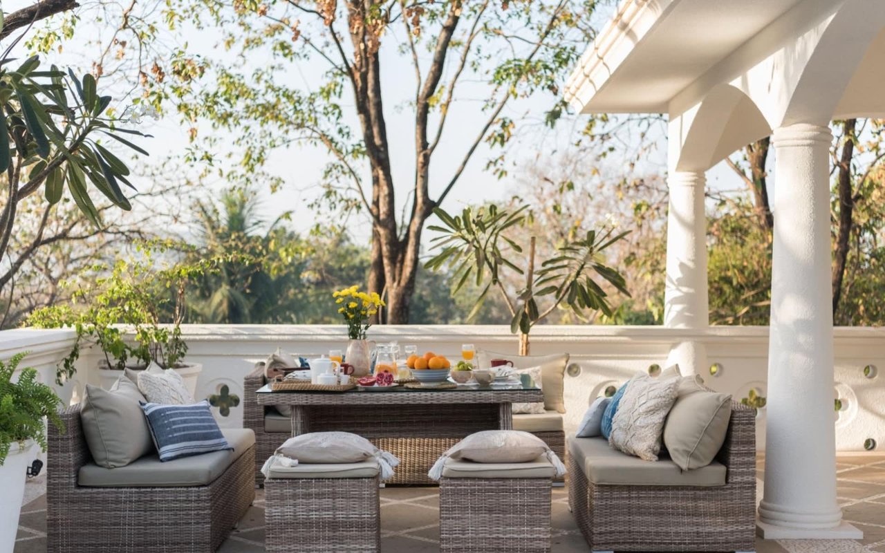 Make Your Outdoor Entertainment Area Shine with These 9 Tips