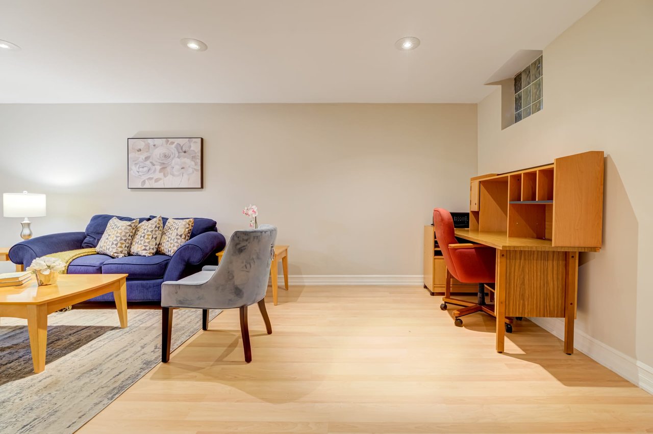74 Penny Cres