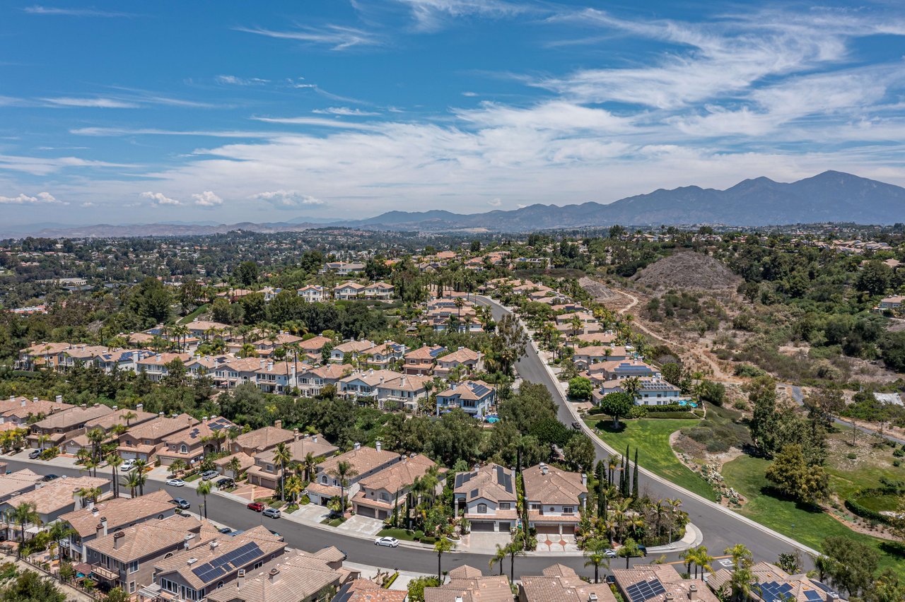 Thriving in Orange County Real Estate Amidst Mortgage Rate Increases