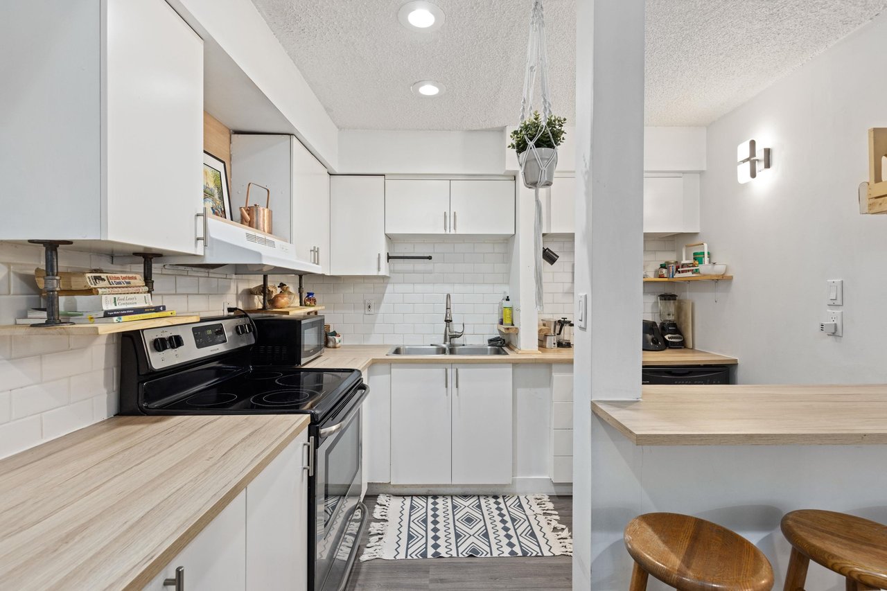 K104-1400 Alta Lake Rd