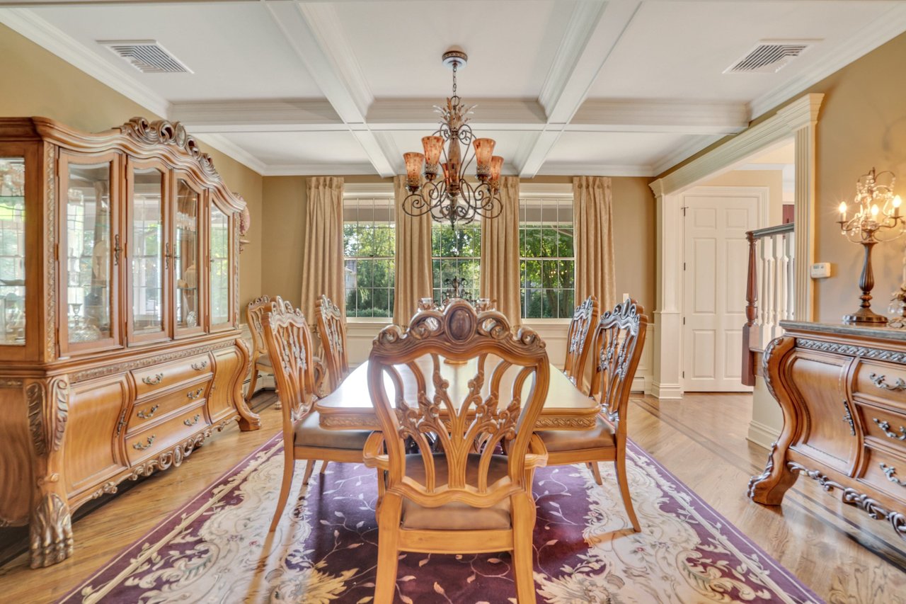8 Glenbrook Drive