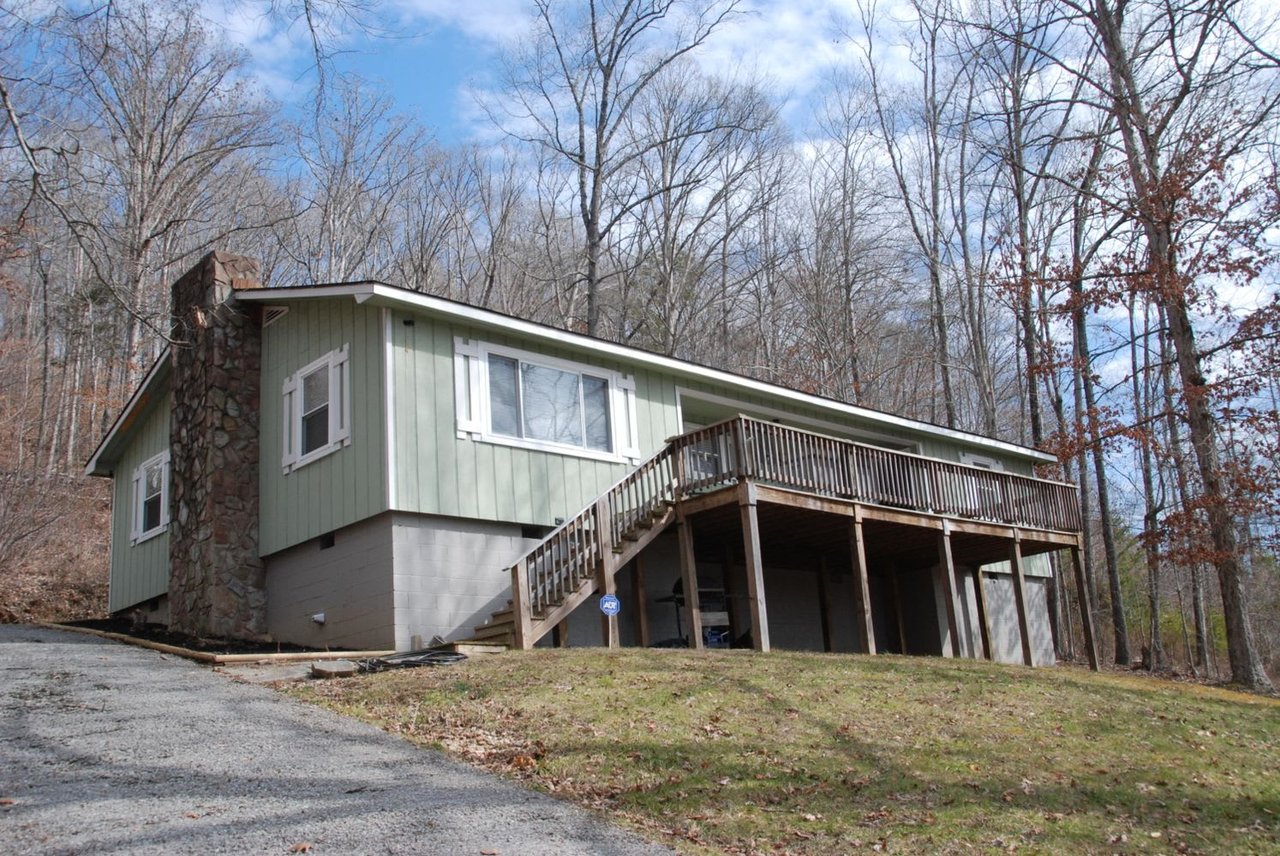 131 Oak Ln