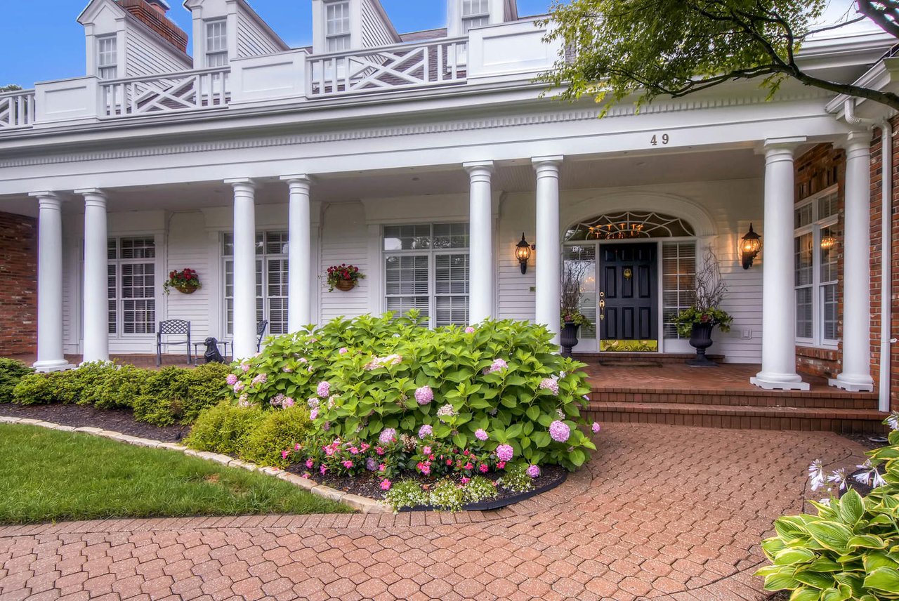 Southern Style, Reverse 2-Story Living with Pool