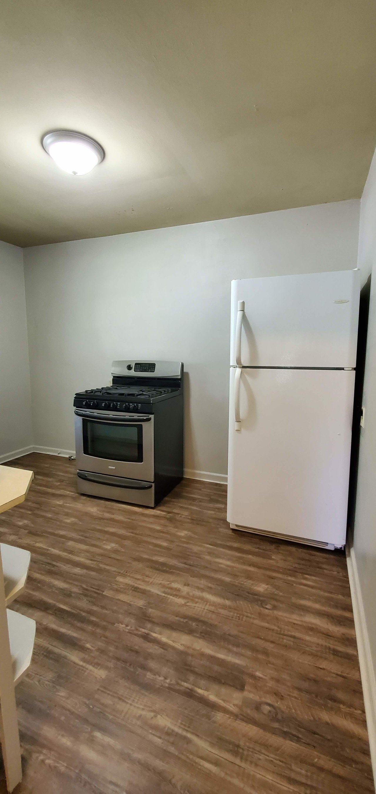 1030 W Wood
