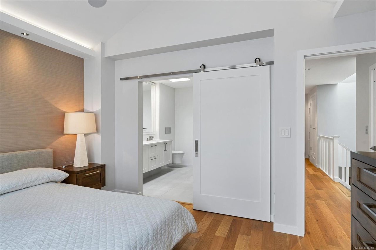 1034 Pentrelew Pl