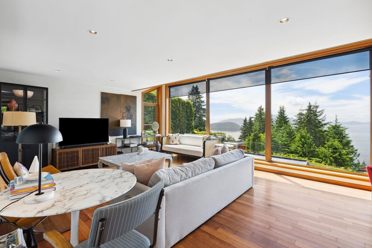 425 Mountain Dr