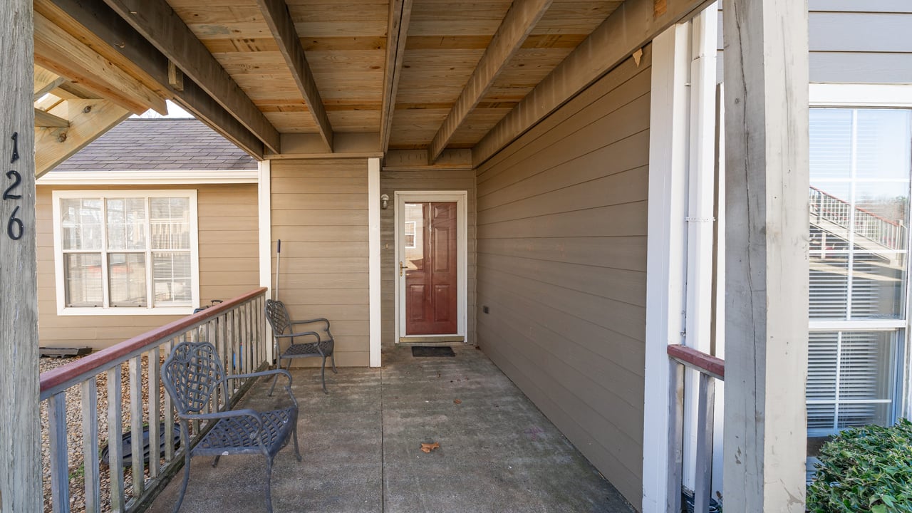 1 Bedroom Condo in Madison City!! Great Price!!