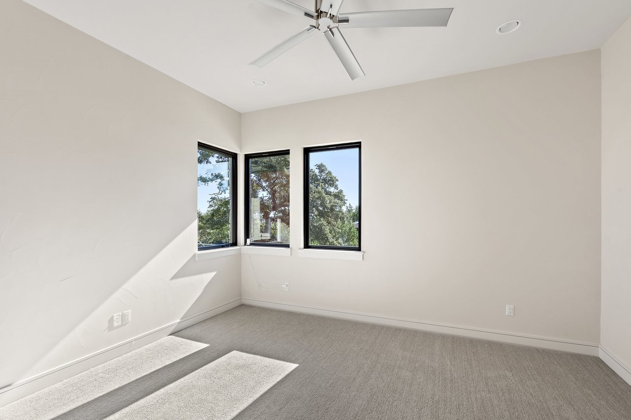 Bee Caves Single Story with Air Conditioned 2nd 2-Car Garage/ADU