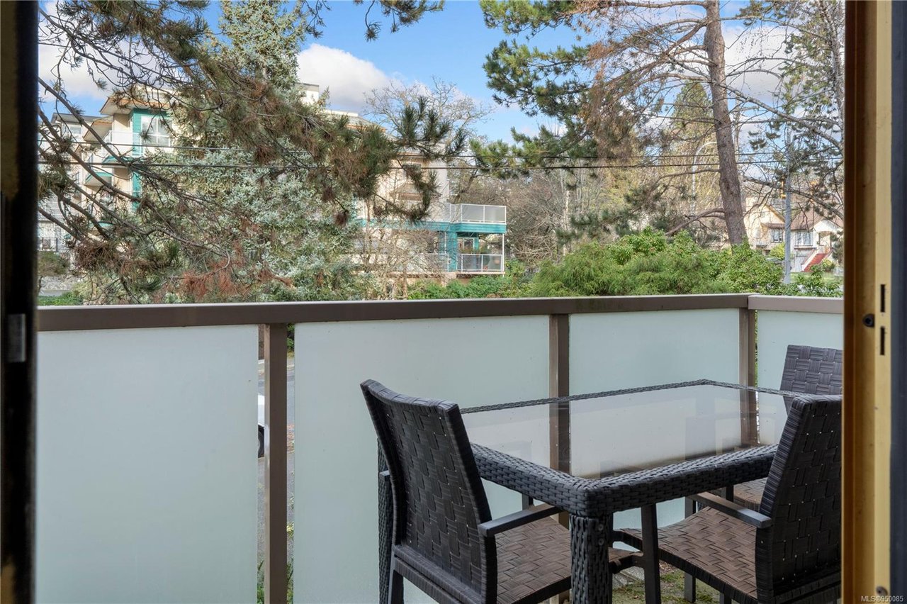 311-1025 Inverness Rd, Saanich
