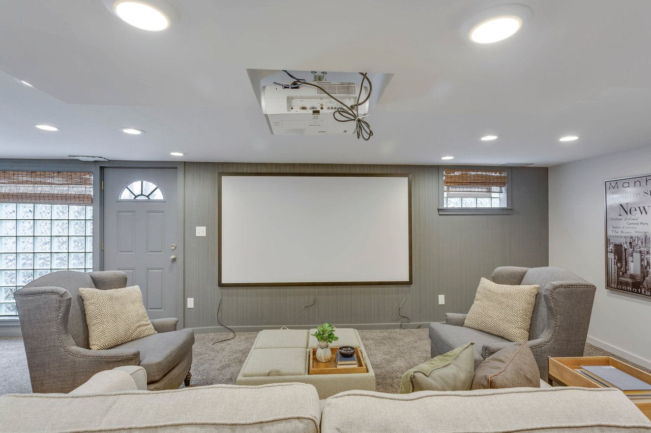 Chic Meets Functional in Des Peres