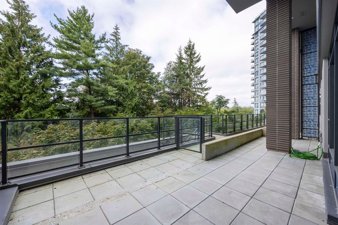 112-8850 University Cres