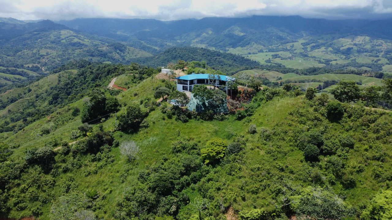 1.97 ACRES – 3 Bedroom Home With Pool, 360 Degree Mountain And Ocean View!