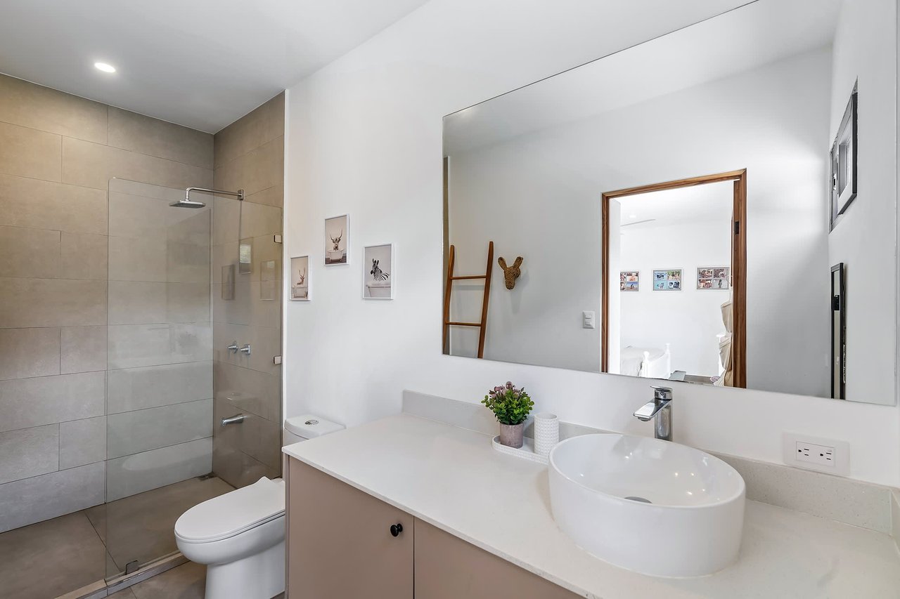 Casa Eloisa | 4 Bedroom Contemporary Home in Hacienda Pinilla