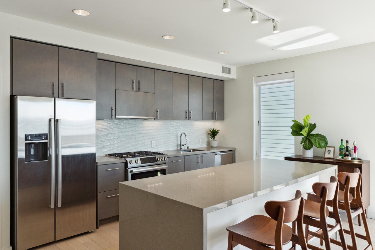 51 Innes Court #401