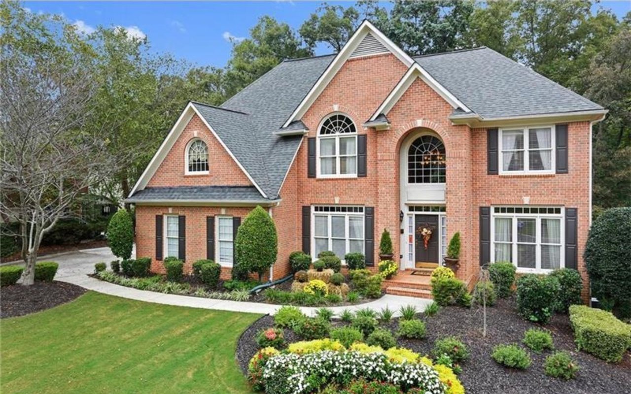 769 Vinings Estates Dr SE