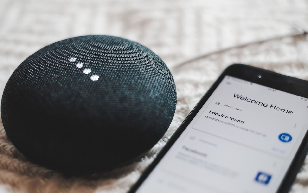 Blending Technology and Elegance in High-End Smart Homes