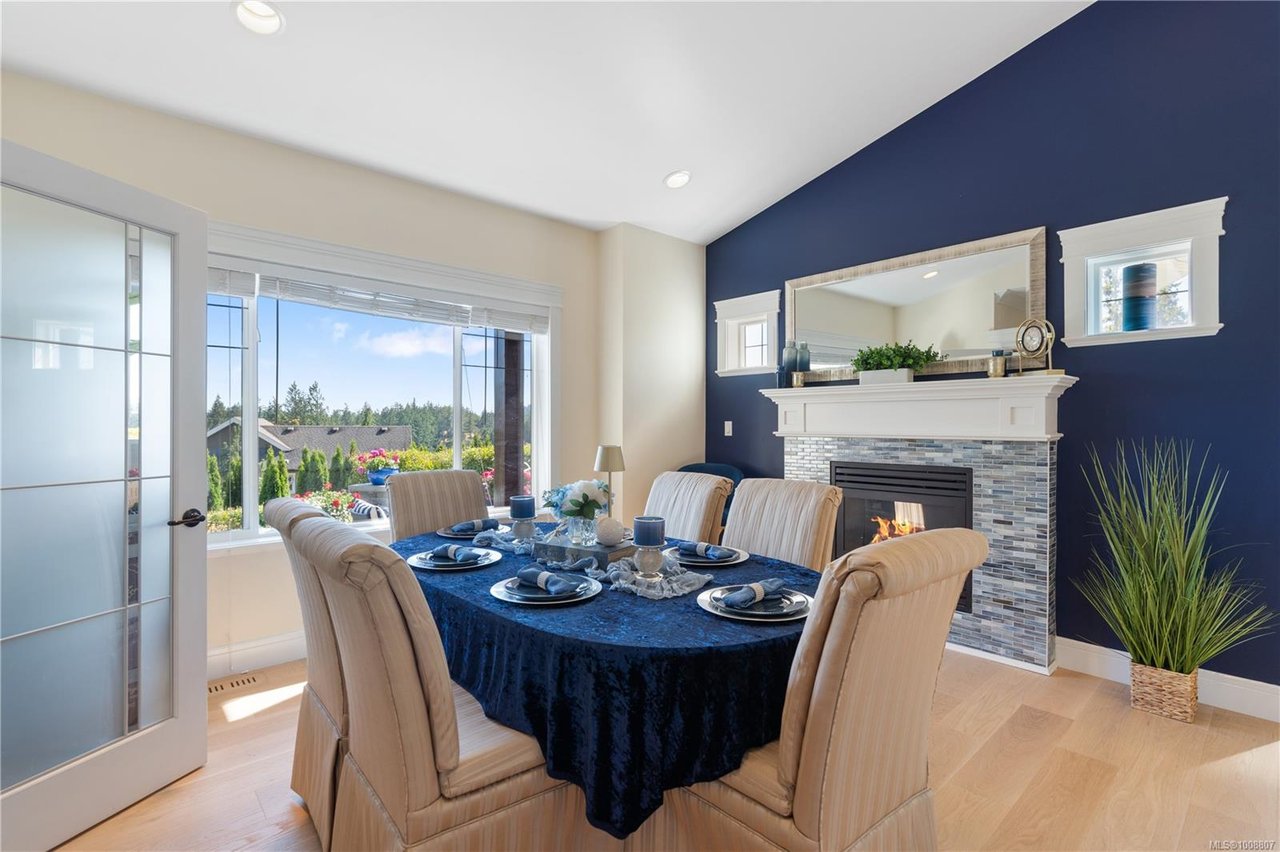 630 Granrose Terr, Colwood