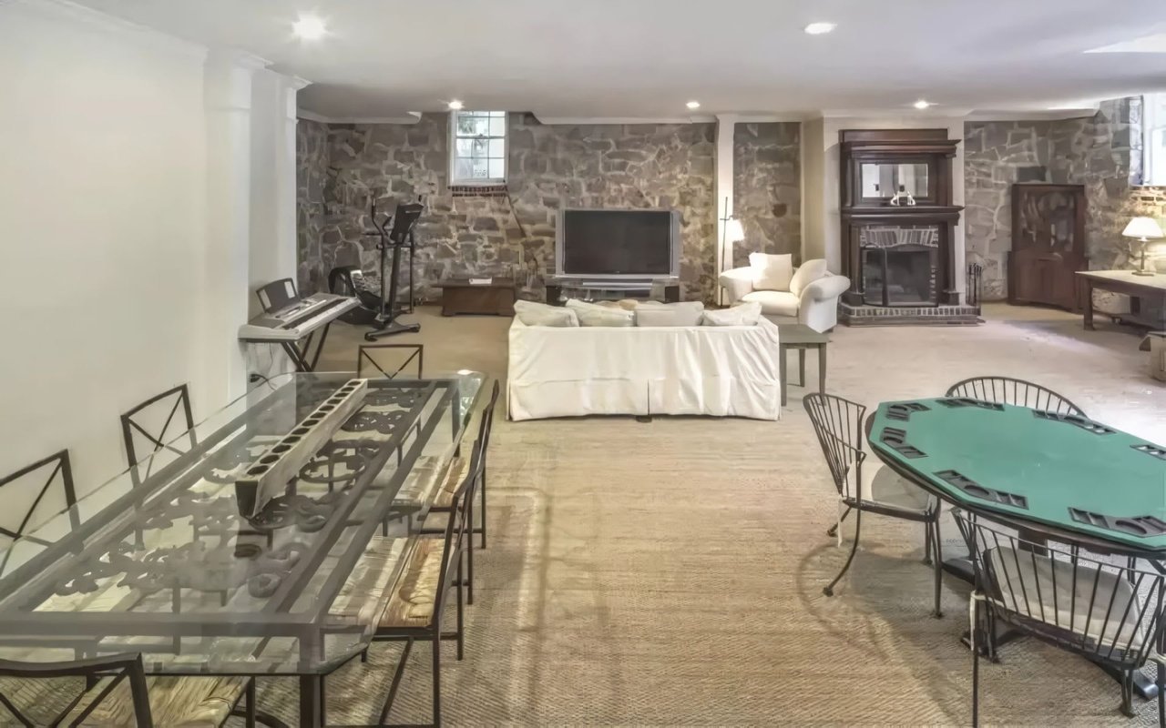 Cozy Garden Hills Bungalow