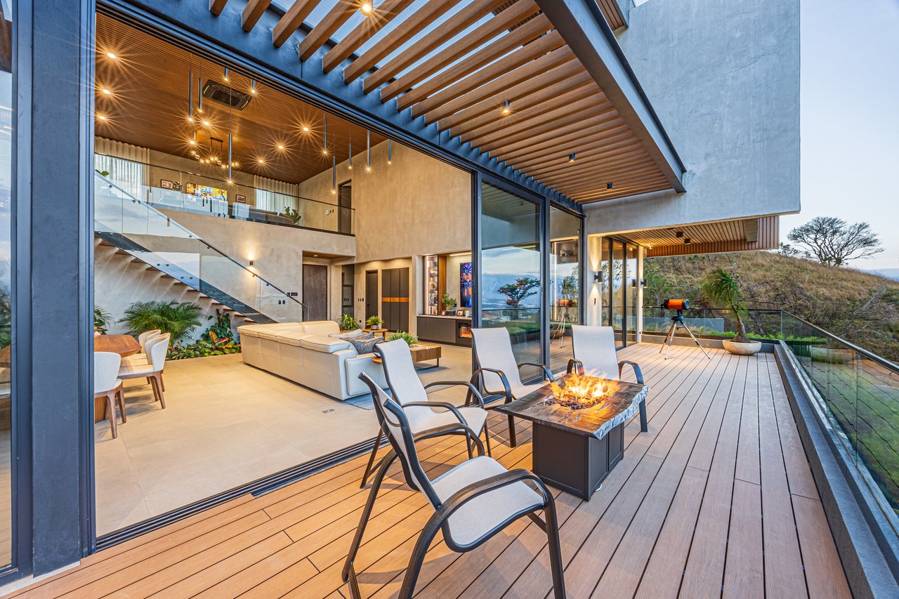 Panoramic City View Estate Home, Escazu, San Jose