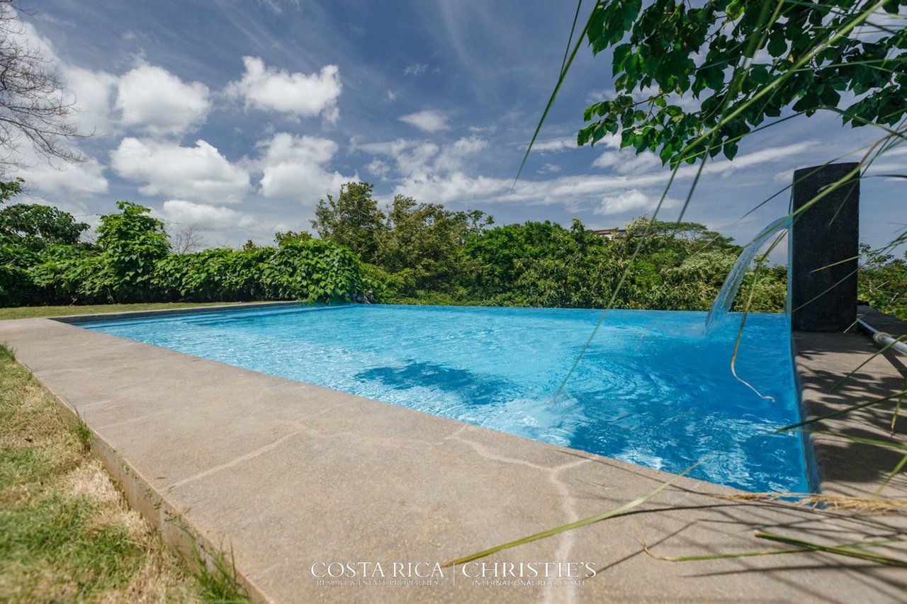 Ocean View Home on over an acre Lot in Las Ventanas