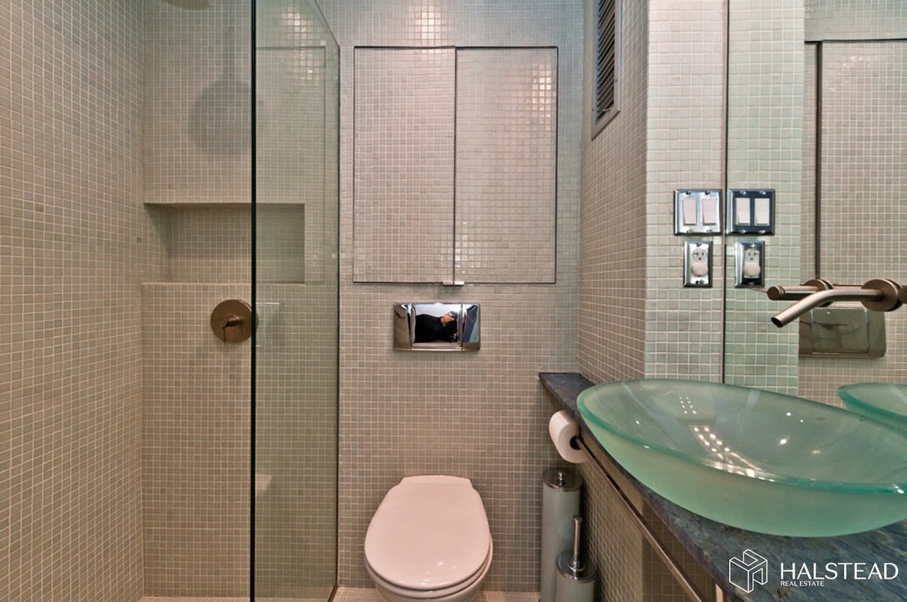 221 W 20th St, #3W