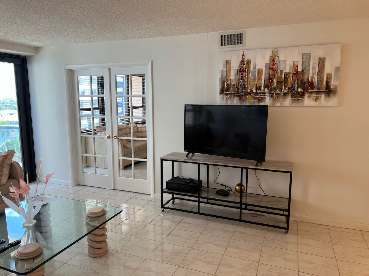 5225 Collins Ave #917 Miami Beach FL-33140