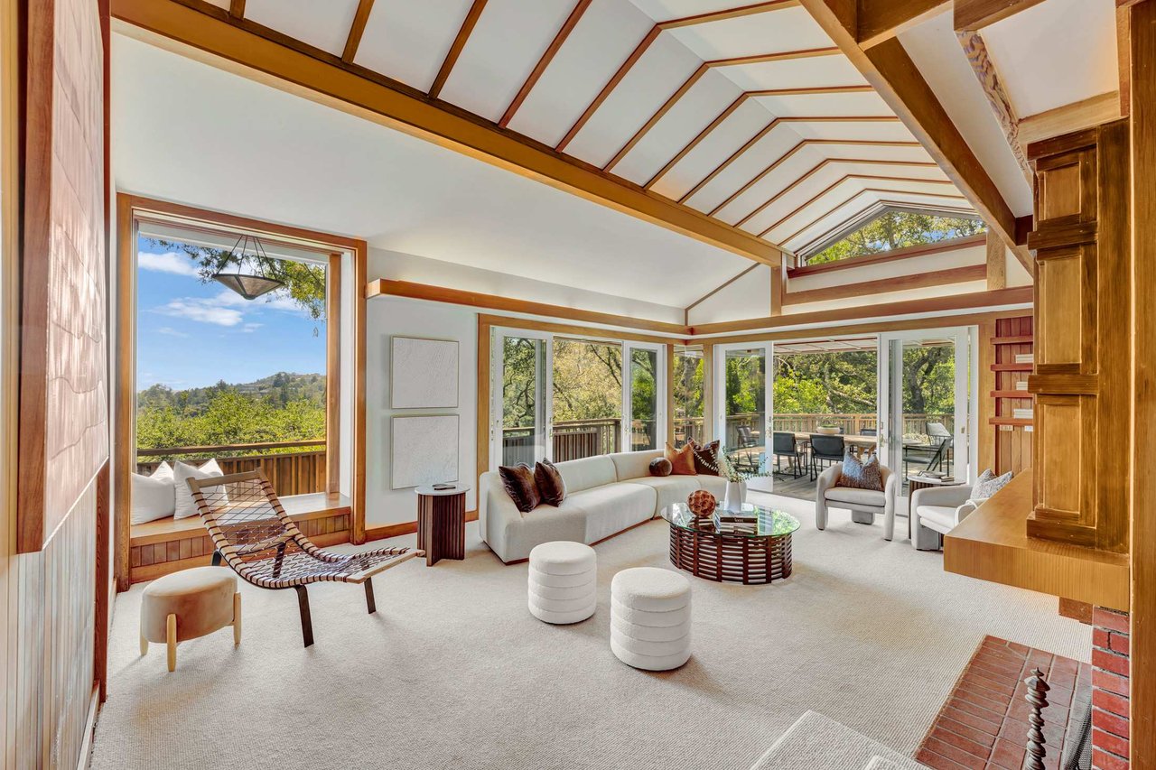 Kent Woodlands Mid Century Retreat