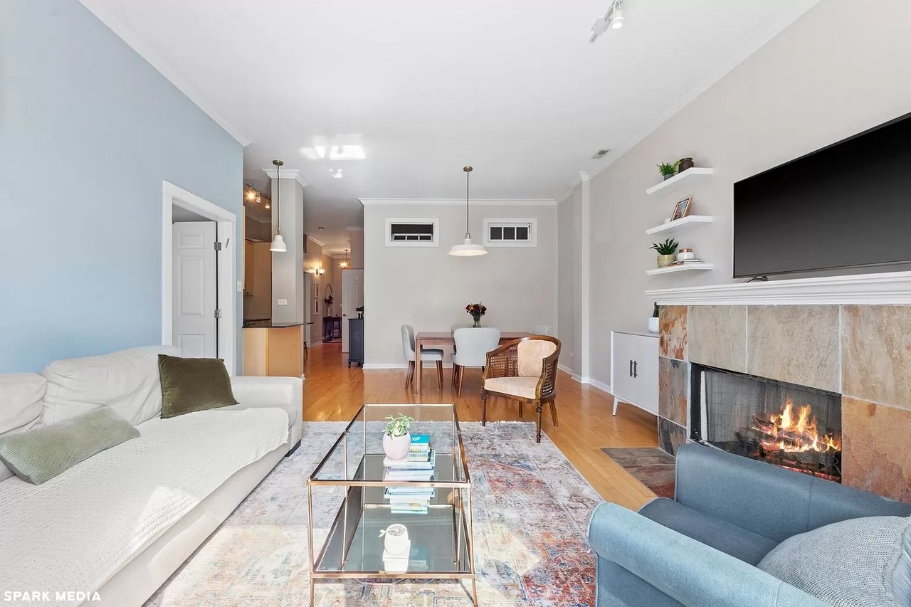 4050 N Lincoln Ave #201