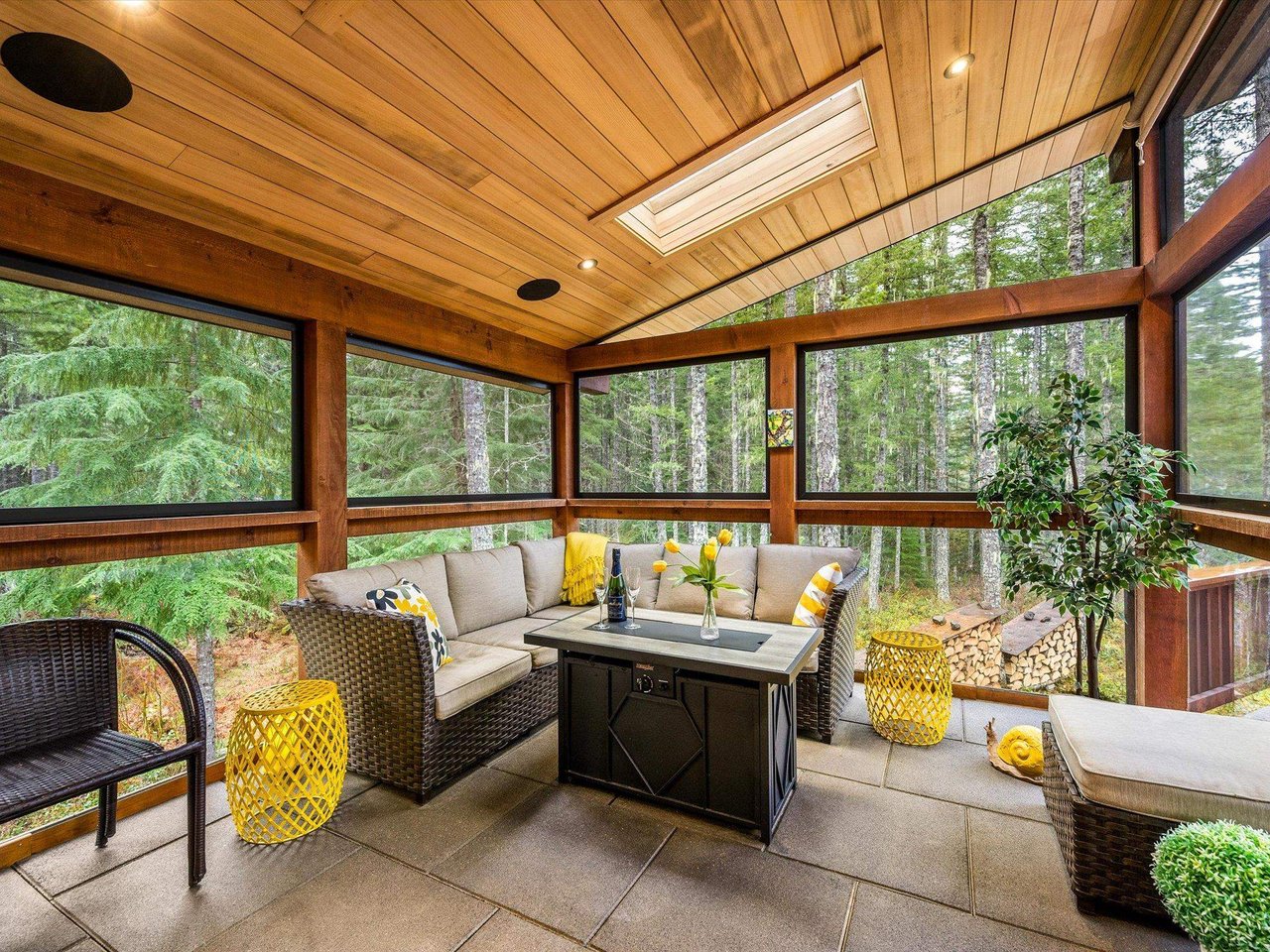 4 Ridge Dr