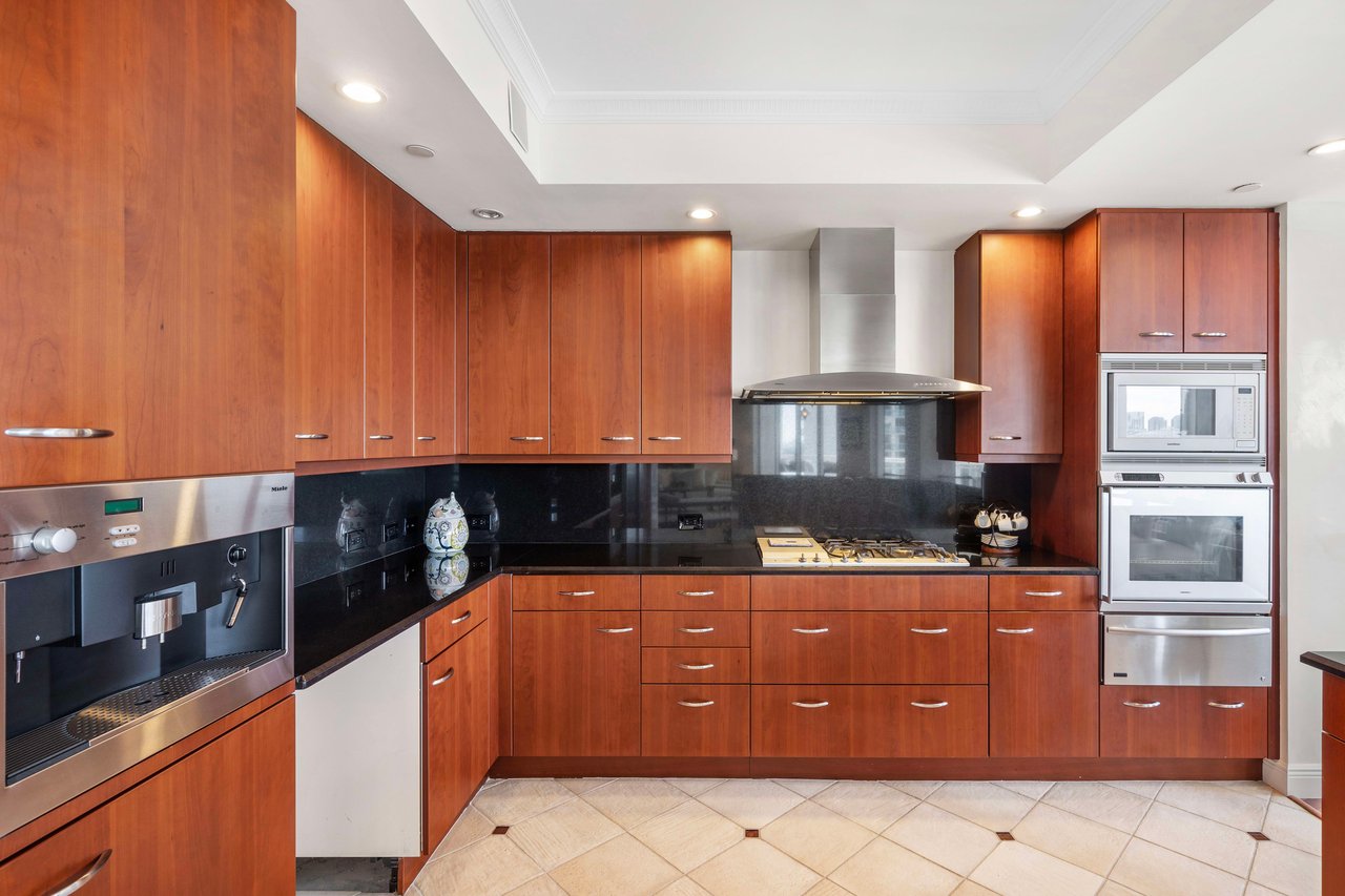6000 Island Blvd # 2406