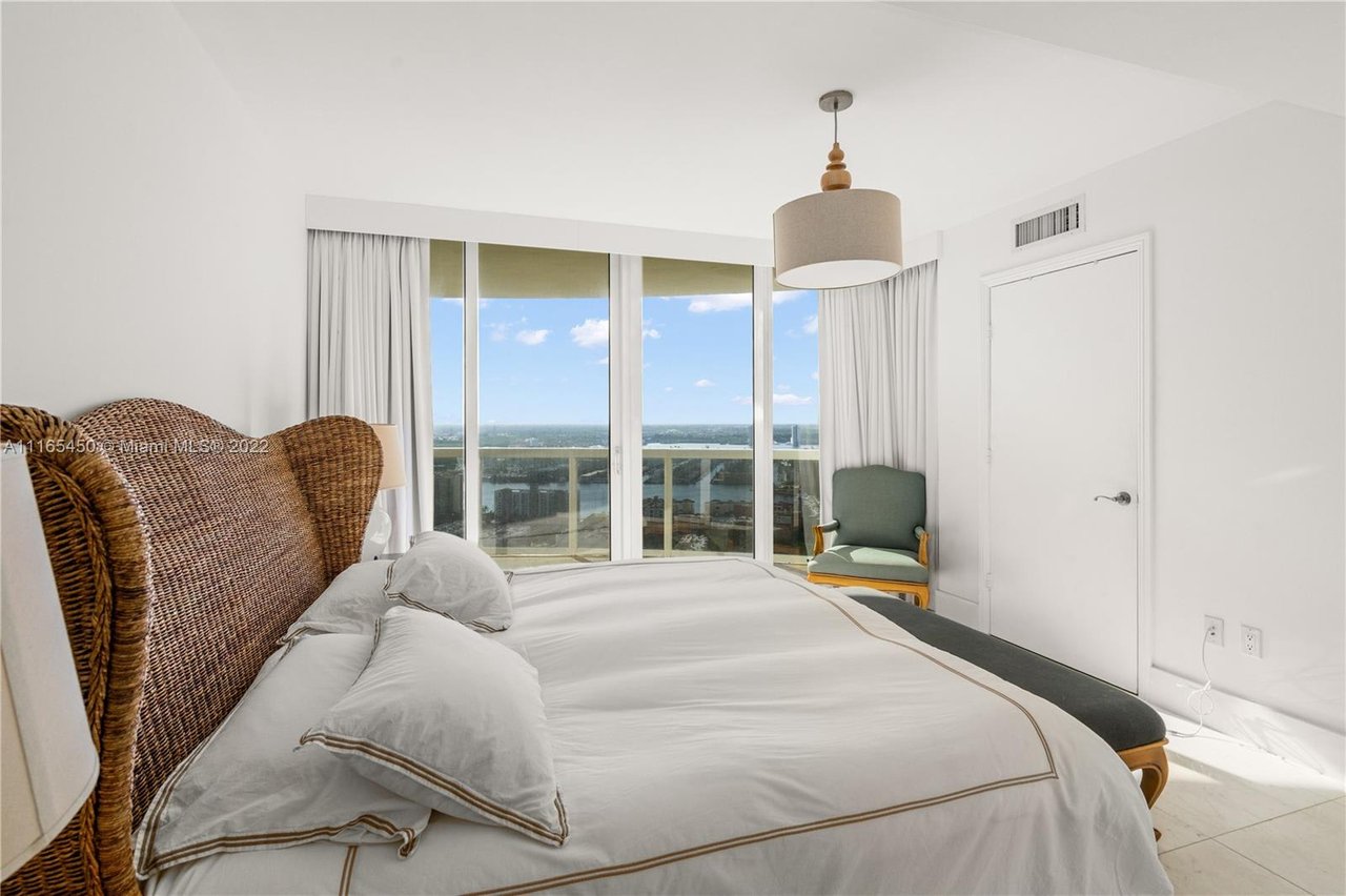 17201 Collins Ave #3708 Sunny Isles FL