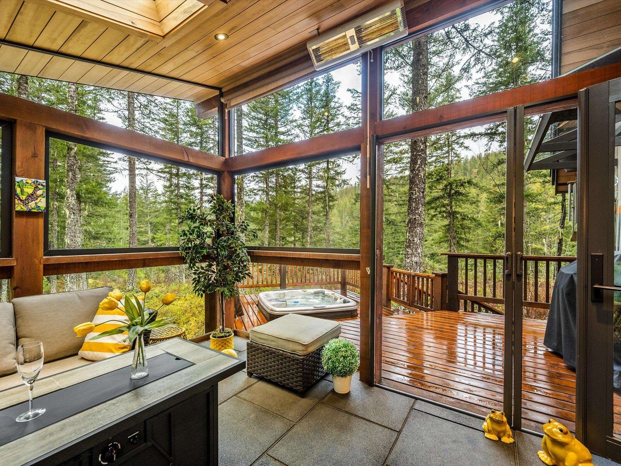 4 Ridge Dr