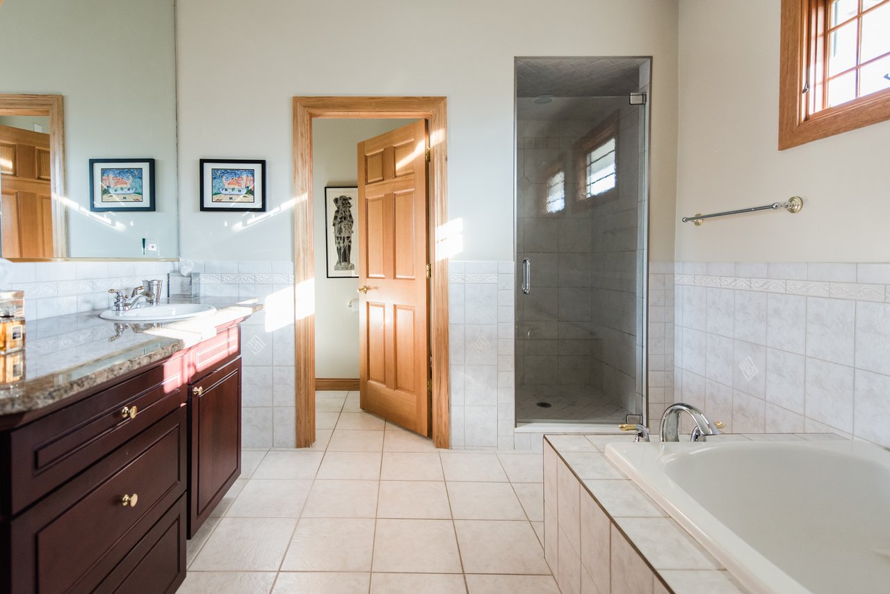 Effortless Combination Of Bright Open Space And Exceptional Craftsmanship