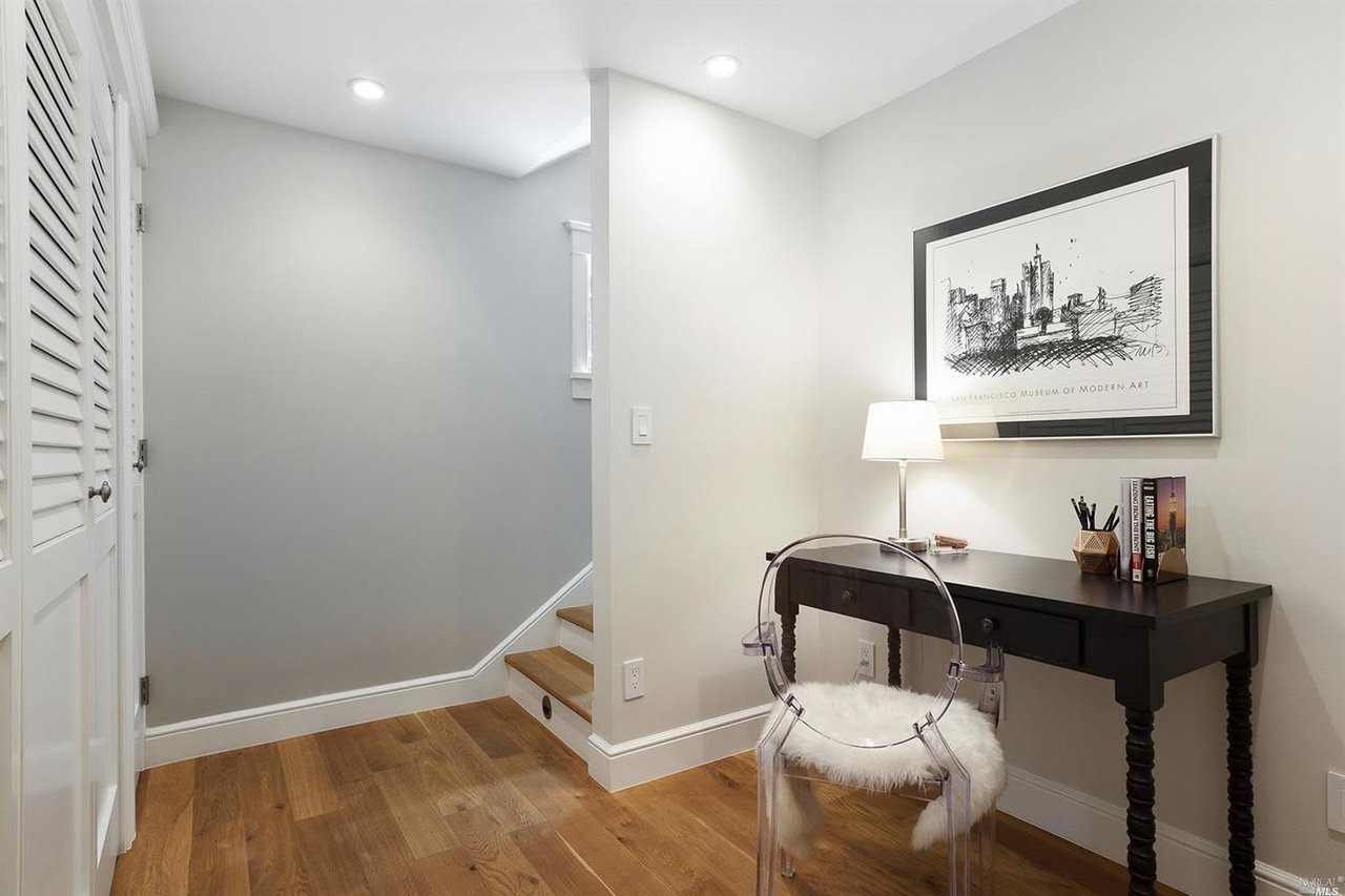 7 Ash Ave