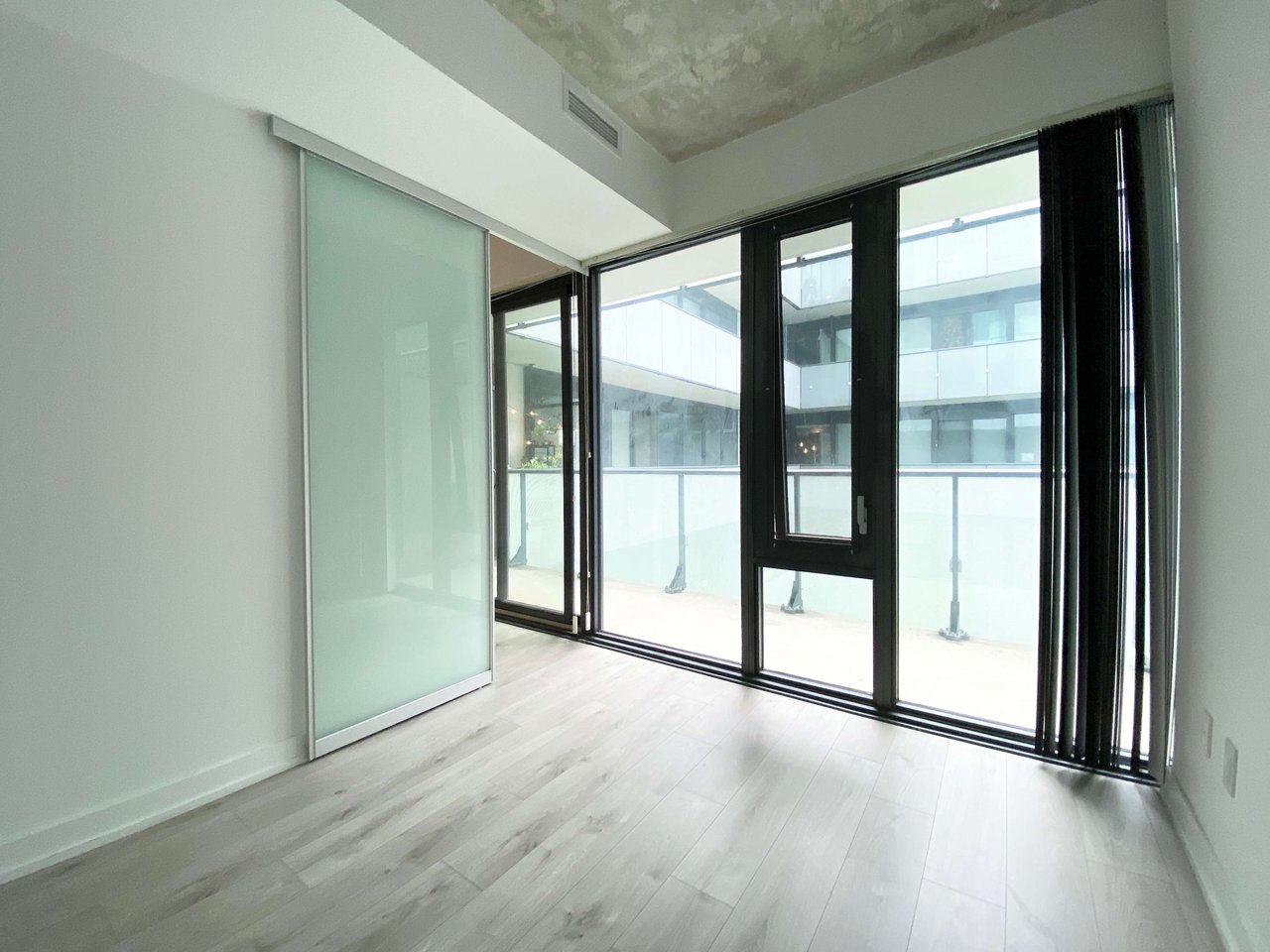 161 Roehampton Ave, Unit 532