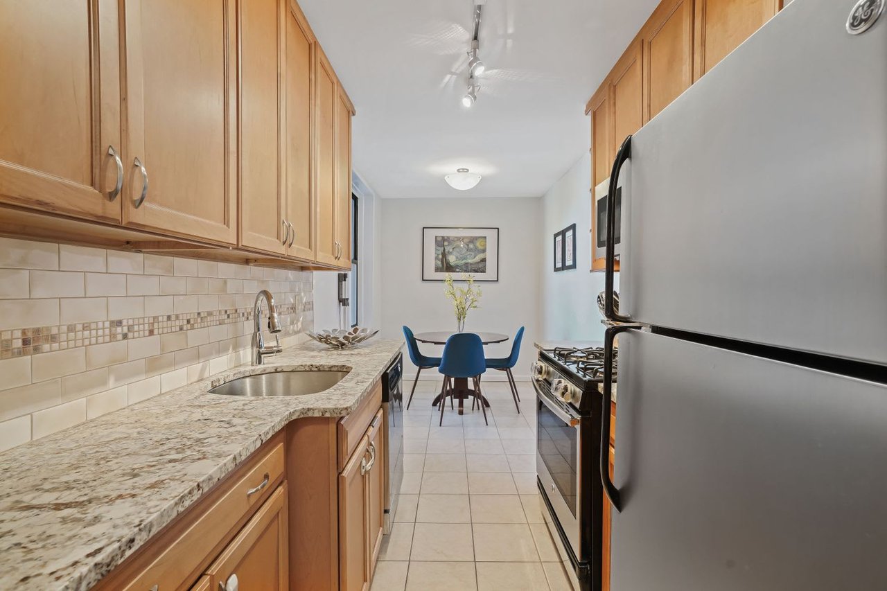 345 Webster Ave, # 4K