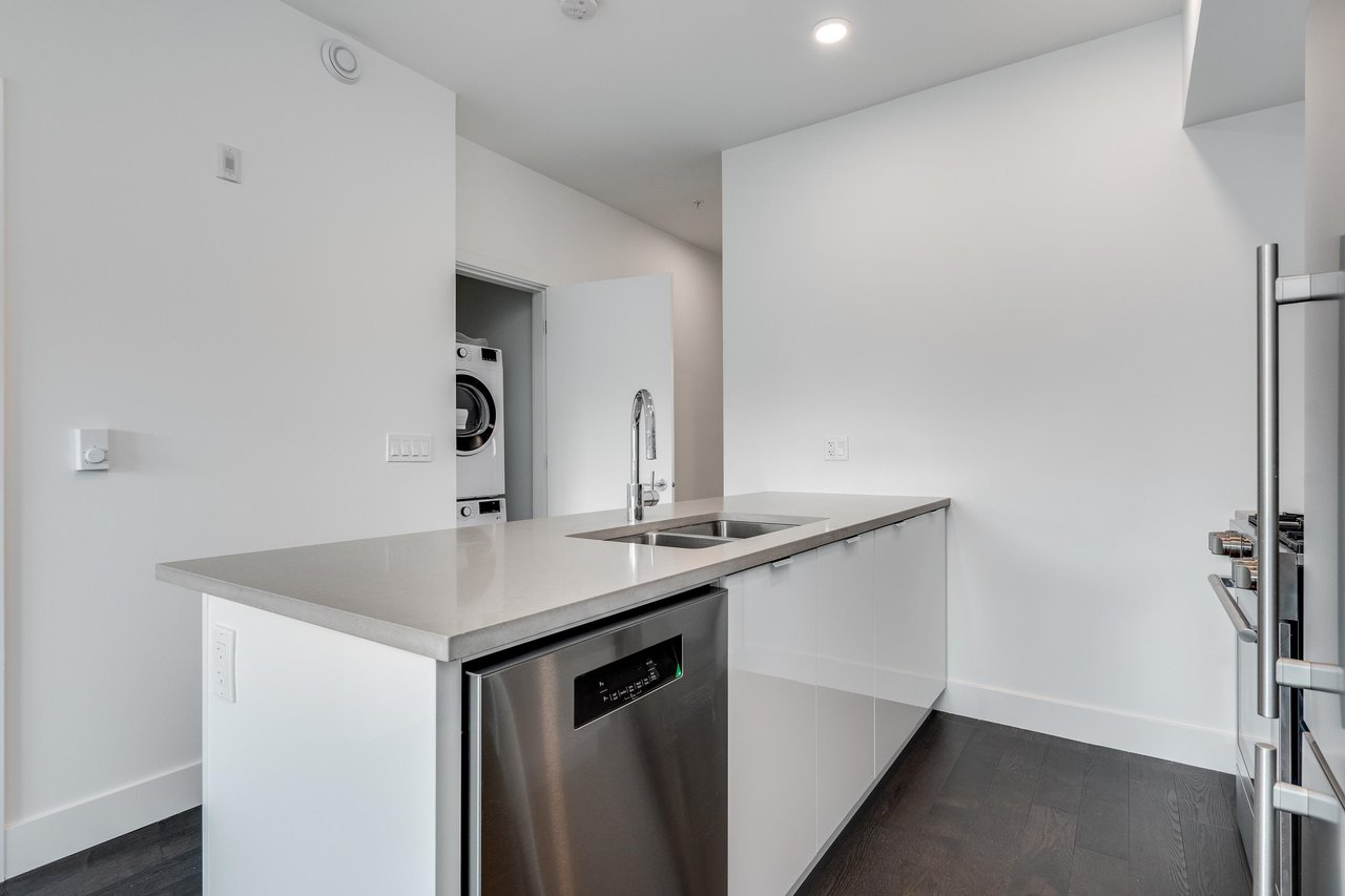 202-2666 Duke St
