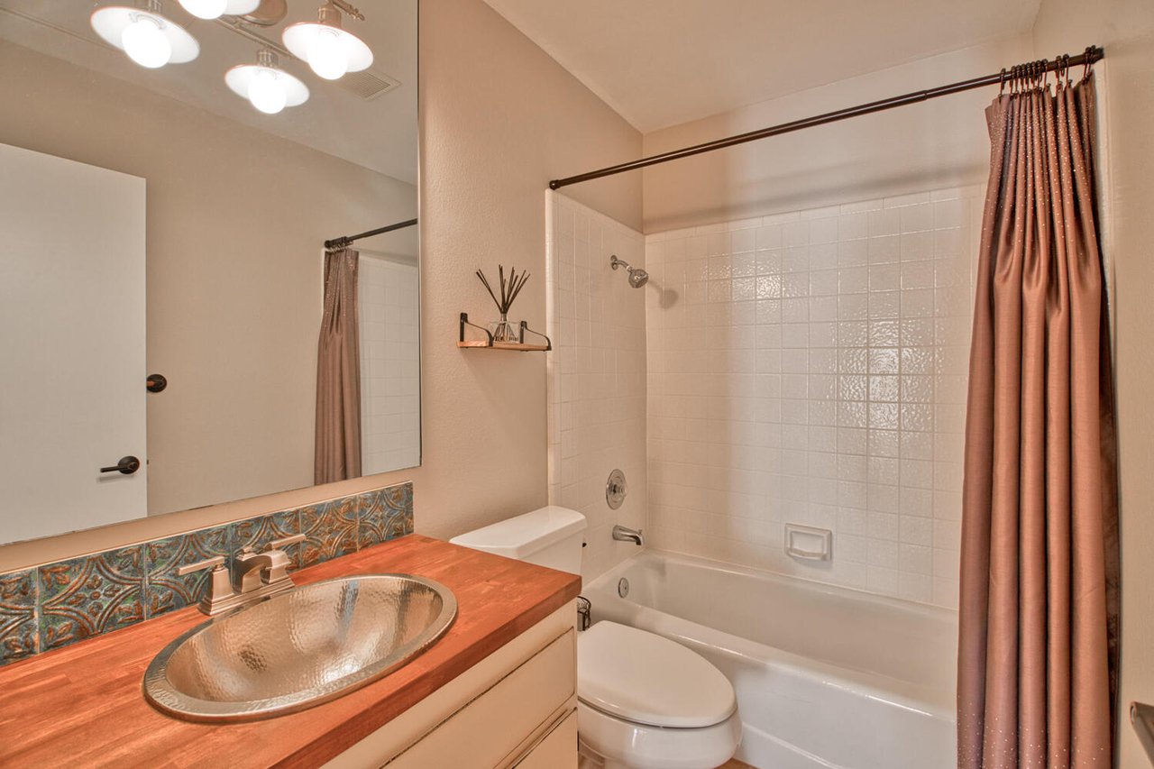 3518 Ridgeview Cir S